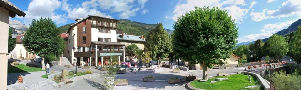 Auberge Roche Grande Entraunes 外观 照片